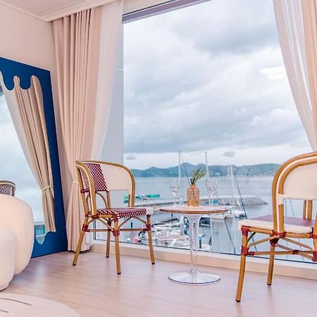 The Castle Ocean Suite Yeosu Bagian luar foto