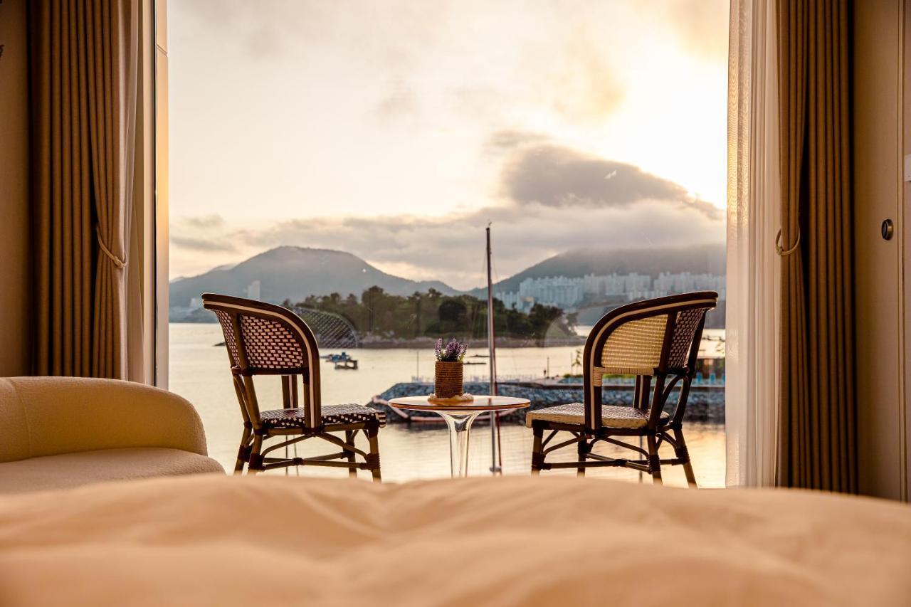 The Castle Ocean Suite Yeosu Bagian luar foto