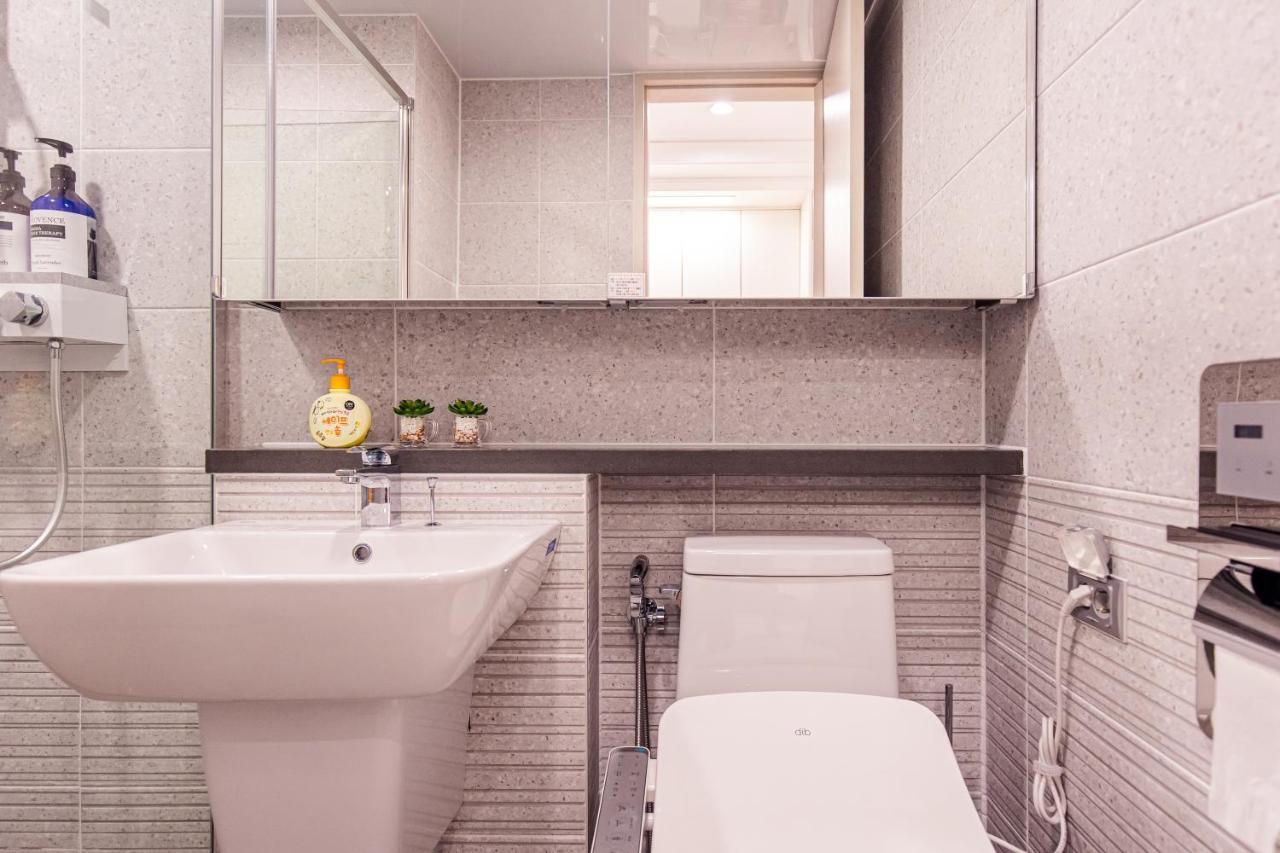 The Castle Ocean Suite Yeosu Bagian luar foto